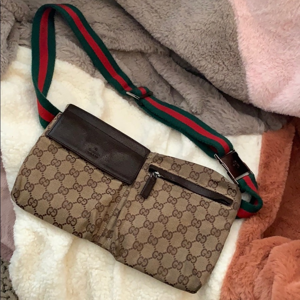 SOLD Gucci belt bag